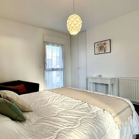 2 Pieces, 2 Couchages, La Gueriniere, Balcon, Parking - Fr-1-224b-171 *