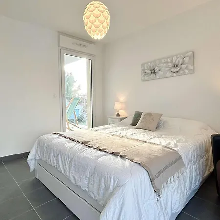 2 Pieces, 2 Couchages, La Gueriniere, Balcon, Parking - Fr-1-224b-171 * La Guérinière