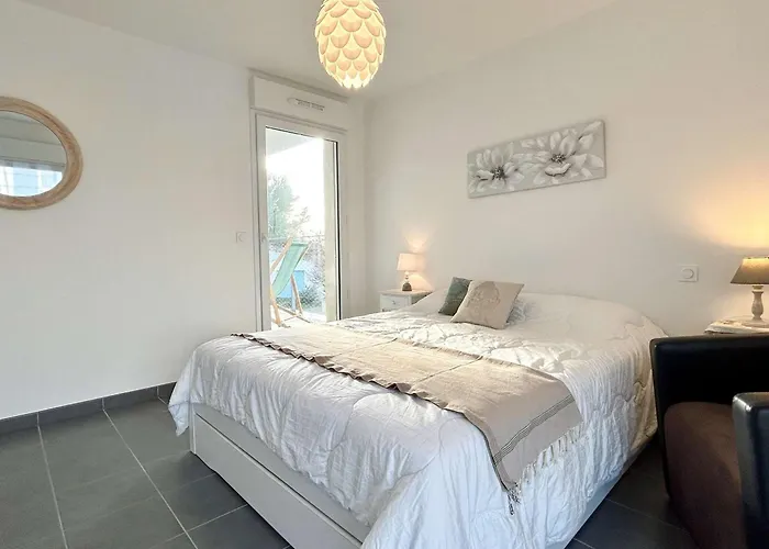 2 Pieces, 2 Couchages, La Gueriniere, Balcon, Parking - Fr-1-224b-171 * La Guérinière