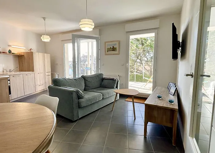 2 Pieces, 2 Couchages, La Gueriniere, Balcon, Parking - Fr-1-224b-171 דירה